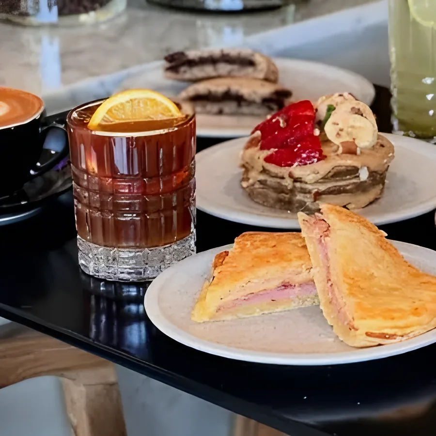Brunch en SĀNTAL Café: tostado, pancakes y limonada